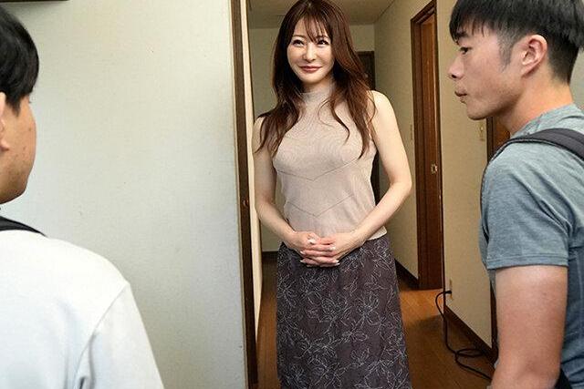 親友の母である憧れの人と、親友不在の間に2人きりで過ごすことになる。家族のような関係が、禁断の恋愛へ変わっていく