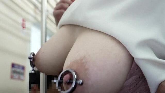 就職帰り電車で凶悪乳首マニアにロックオン♡マシュマロ巨乳弄ばれ車内ガクイキ凌辱のアジト連れ込み！