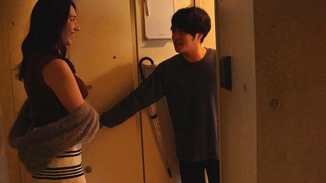 一番身近にいて欲しいHカップ人妻が貴方のお宅へ直接訪問♡溢れる母性と包容力たっぷりの爆乳で年下男子をほろ酔い痴女る絶頂地獄へ♡