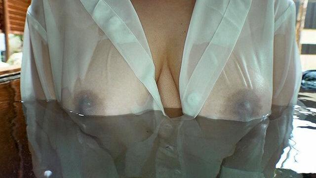 ドM Hカップお姉さんがイキまくりドスケベ♡露天風呂ごっくん玩具潮吹き温泉絶頂の興奮♡