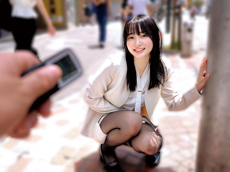 美脚黒パンストOLが極羞恥リモコンバイブ街中散歩に挑戦！アーケードで人目いっぱいピクピク震え絶頂を繰り返す究極の羞恥♡