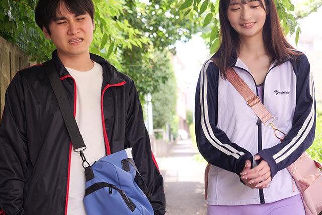 大好きな幼馴染がヤリチン先輩に玩具扱いされ部員全員に回されても言いなりになって楽しむ淫乱姿に、嫉妬と興奮が止まらない鬼畜輪姦劇！