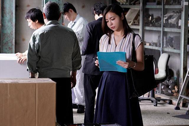 部長地方出張電車痴漢のエスカレート♡部下作業員知らず行為狙われの混雑凌辱♡