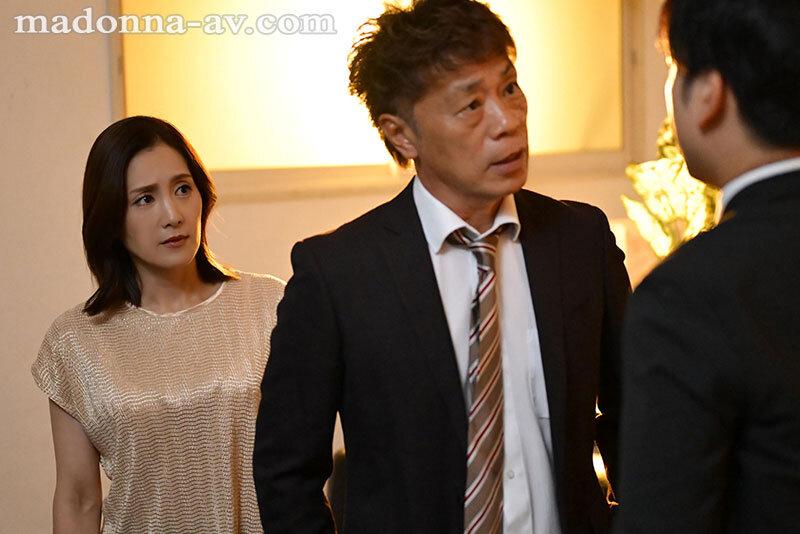 15年目結婚記念日に妻がヌード撮影を提案♡上司に相談した日から夫婦の歯車が狂い始める背徳の日々！
