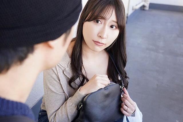 ミステリアス隣人美女に甘く誘惑され♡巣籠り堕落濃厚セックスにハマる大学生の日常！