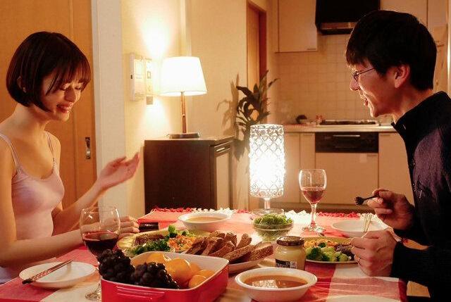 疲れた妻が上司の甘い言葉に誘われ不貞を繰り返し、夫では味わえぬ快感に逃げられなくなっていくエロティック過程が始まる♡