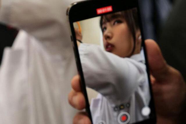 通学電車で痴漢オヤジの執拗な愛撫にチクイキ連発！絶対嫌なのにチンポ求めてしまうJ系♡