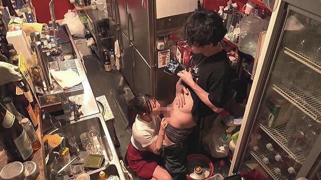 バイト後輩の可愛い大学生が完全イイナリに…先輩の都合でどこでも体を差し出し関係の主導権が大きく傾く変化が起きる！
