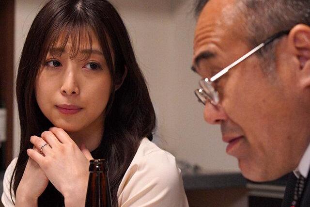 夫寝取られ癖告白で部下に近づく妻♡強引迫られ肉体許す内緒の関係♡