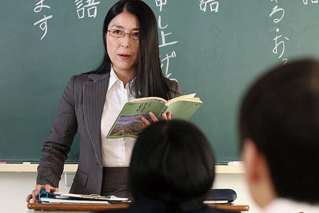 厳しい生活指導教師がチンピラに捕らえられ抵抗するうちにM性が目覚め力関係が逆転する夜♡ 捕らえられた立場から快楽に支配される関係性の変化が進行する♡