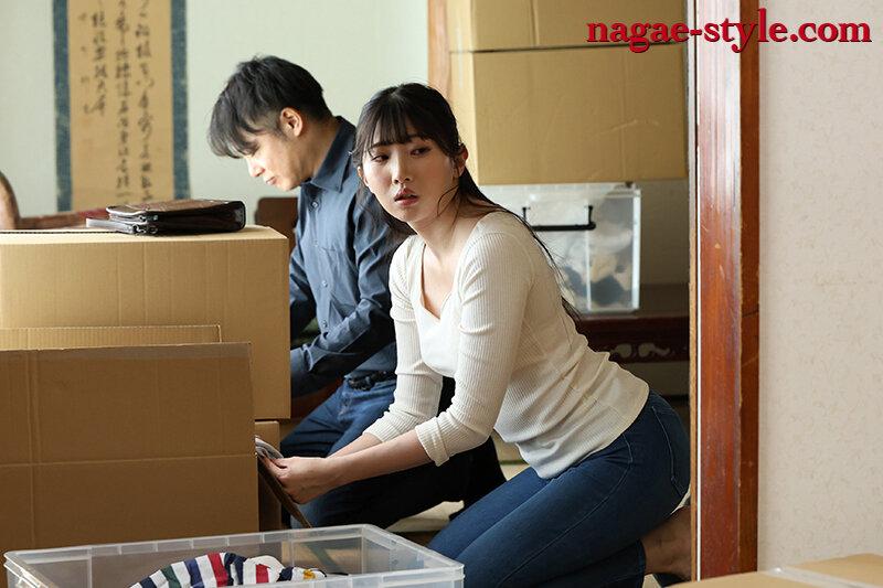 夫が赤ちゃんプレイしかできない欲求不満妻♡義父に自慰を見られて二世帯住宅で秘密の背徳関係が始まる…