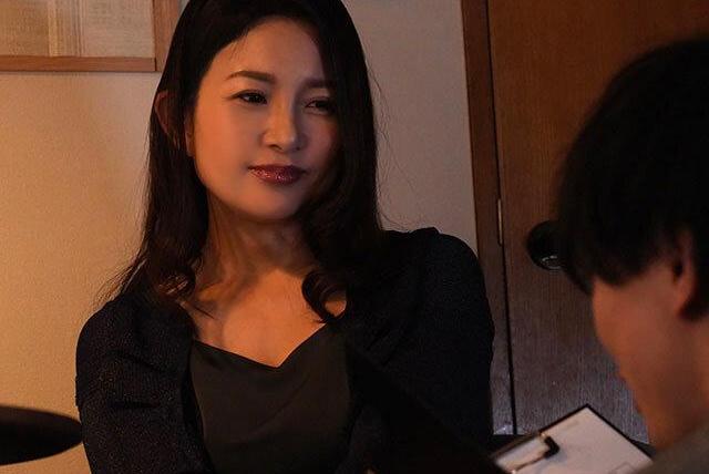 女性用風俗人気セラピストの巨根本番禁止♡内緒予約人妻緊張解け欲望爆発の丁寧施術♡