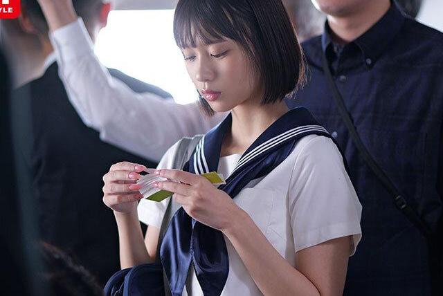 満員電車で可愛い女子生徒の痴漢を目撃した教師が助けようとして過失で股間に触れてしまう…お漏らししながら欲しがる生徒に痴漢暴走する♡