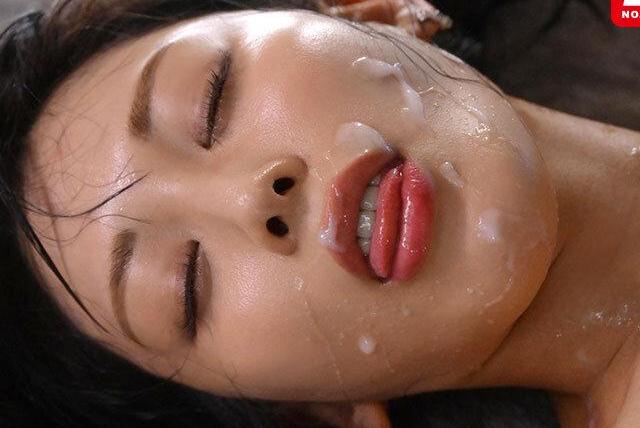媚薬を毎日摂取させられた彼女は10日後知性も理性も崩壊したガンギマリビッチになる。擦れただけで絶頂し求める声でヨダレを垂らす…♡